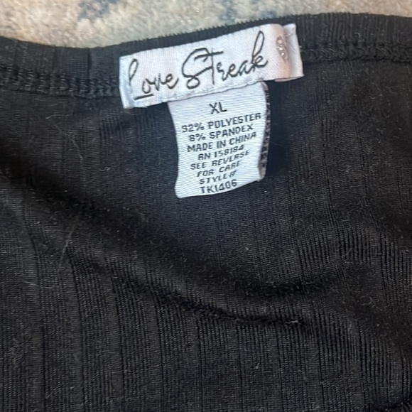 Cute sunflower crop top - Picture 2 of 4